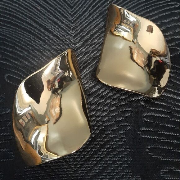 Zara Elegant Goldtone Abstract Statement Earrings - Picture 4 of 11